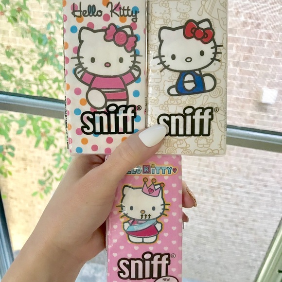 RARE HELLO KITTY TISSUES - Picture 2 of 3